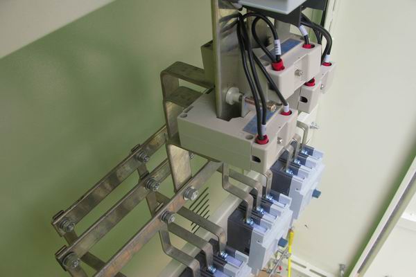 石泉配电柜-应急照明配电柜使用对工作人员的具